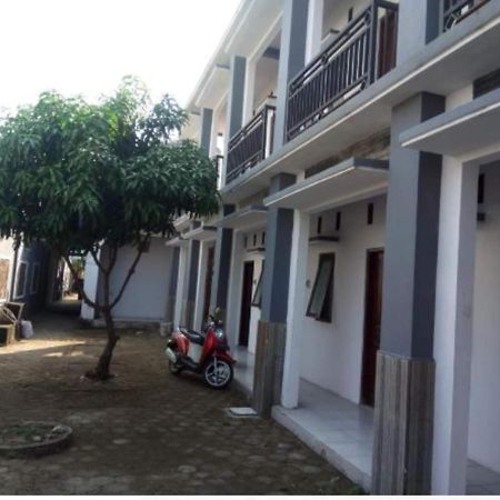 Griya Anugerah Hotel Mojokerto Exterior photo