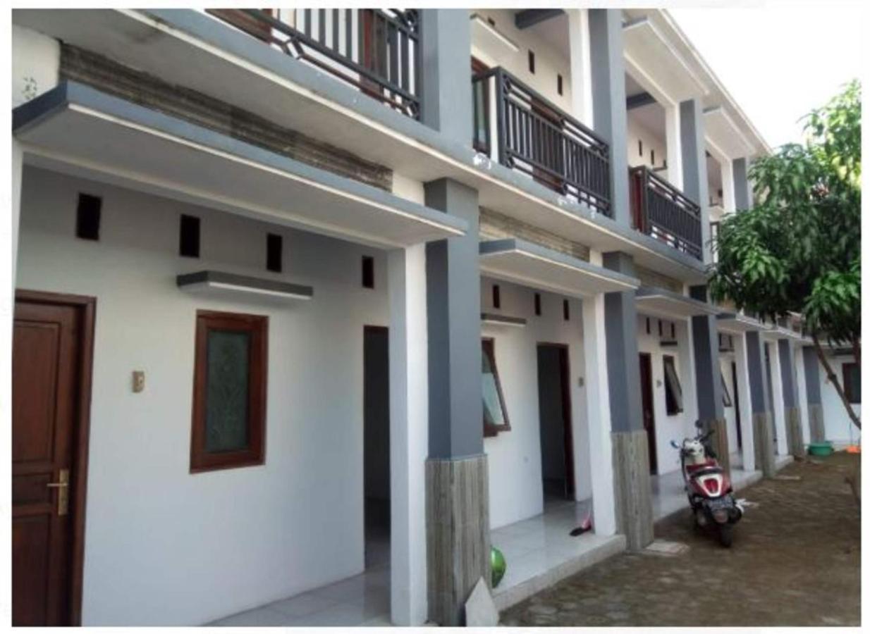 Griya Anugerah Hotel Mojokerto Exterior photo